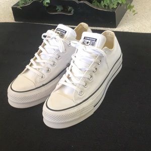 Converse Chuck Taylor All Star Lift Sneakers.  Size 8